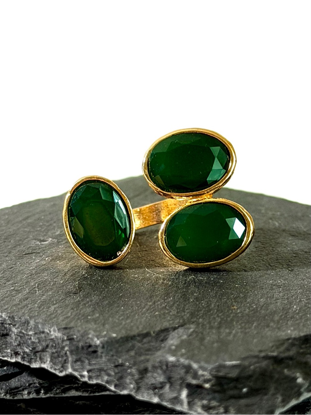 New Stunning Emerald Green Cocktail Ring